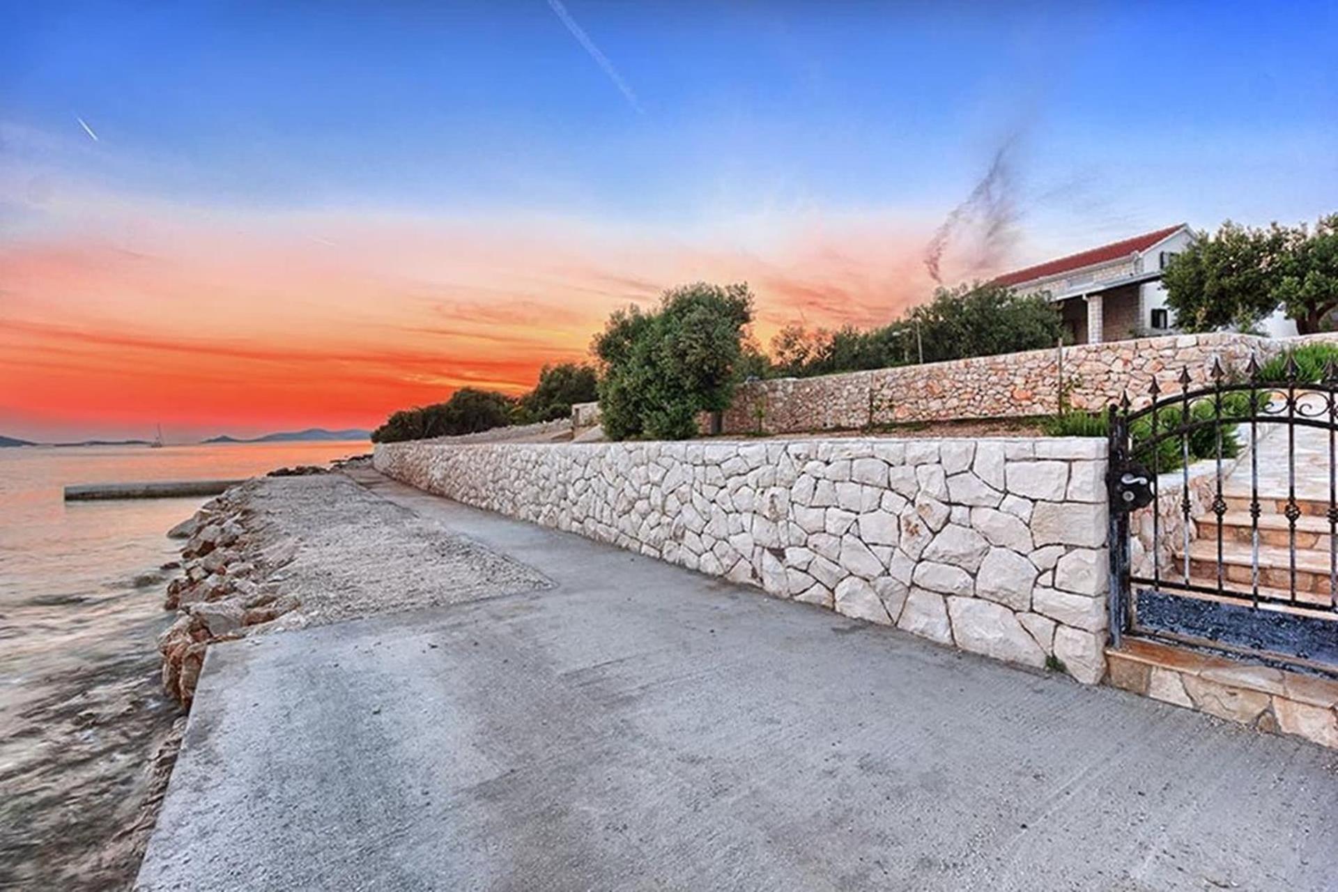 Traditional Dalmatian Stone House By The Sea Okrug Gornji Exterior foto
